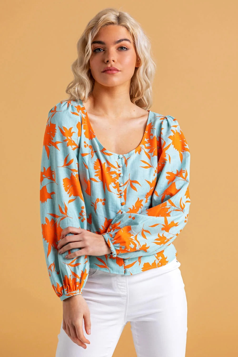 Blusa Floral Ligera – Estilo Fresco y Elegancia Casual